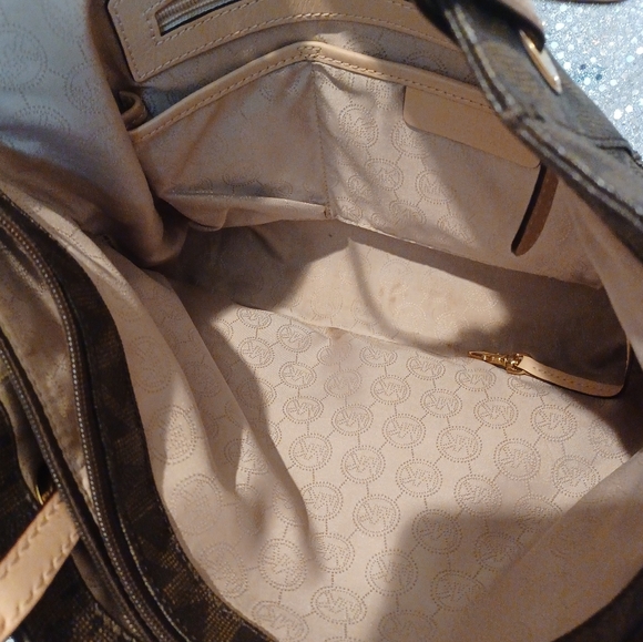 Micheal Kors Brown Logo Jet Set Tote Bag - Great Used Condition - Picture 5 of 8